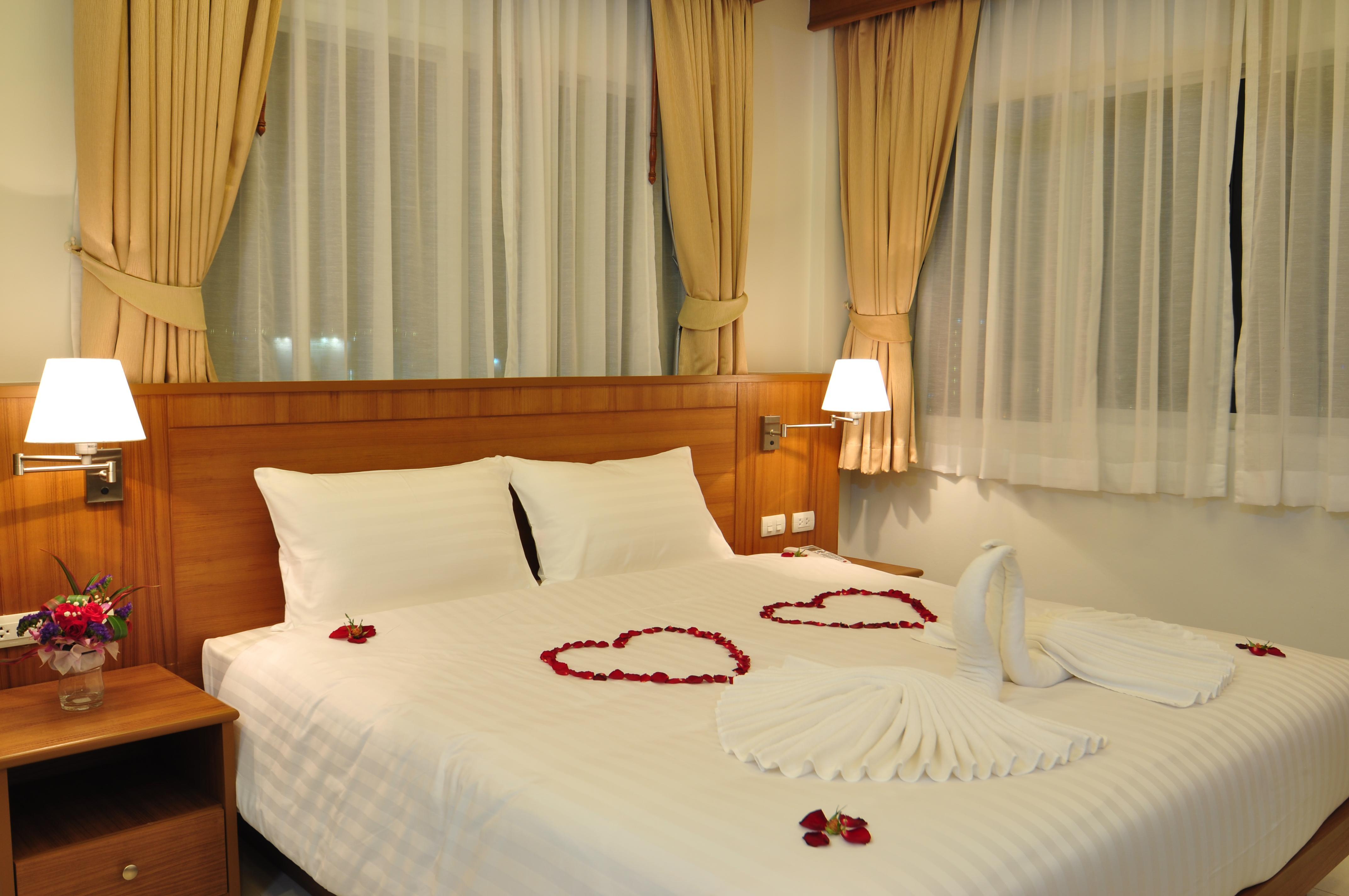 Green Harbor Hotel & Service Apartment Patong Екстериор снимка