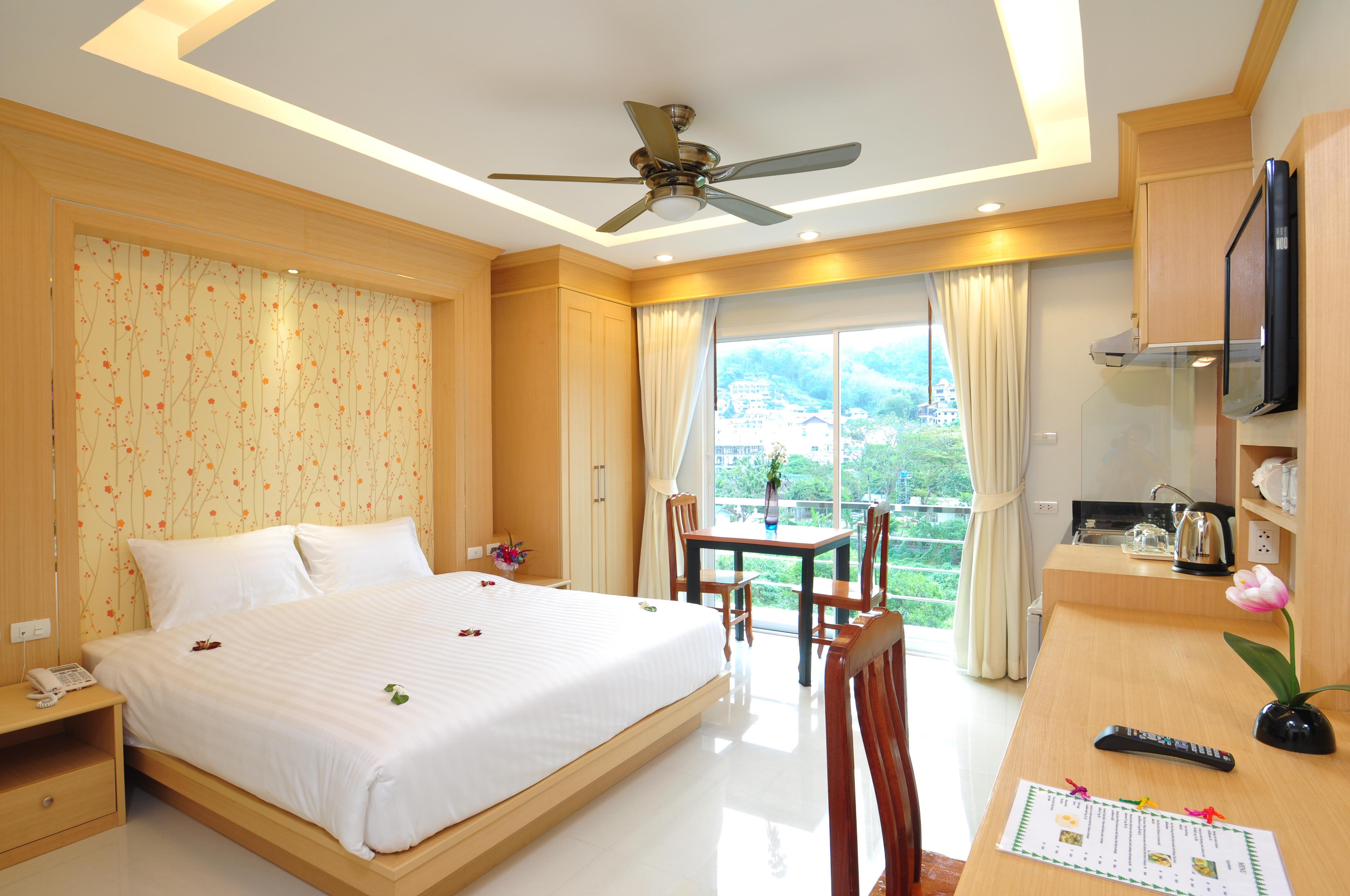 Green Harbor Hotel & Service Apartment Patong Екстериор снимка
