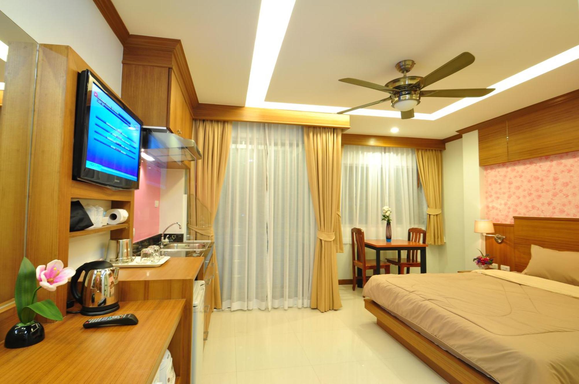 Green Harbor Hotel & Service Apartment Patong Екстериор снимка