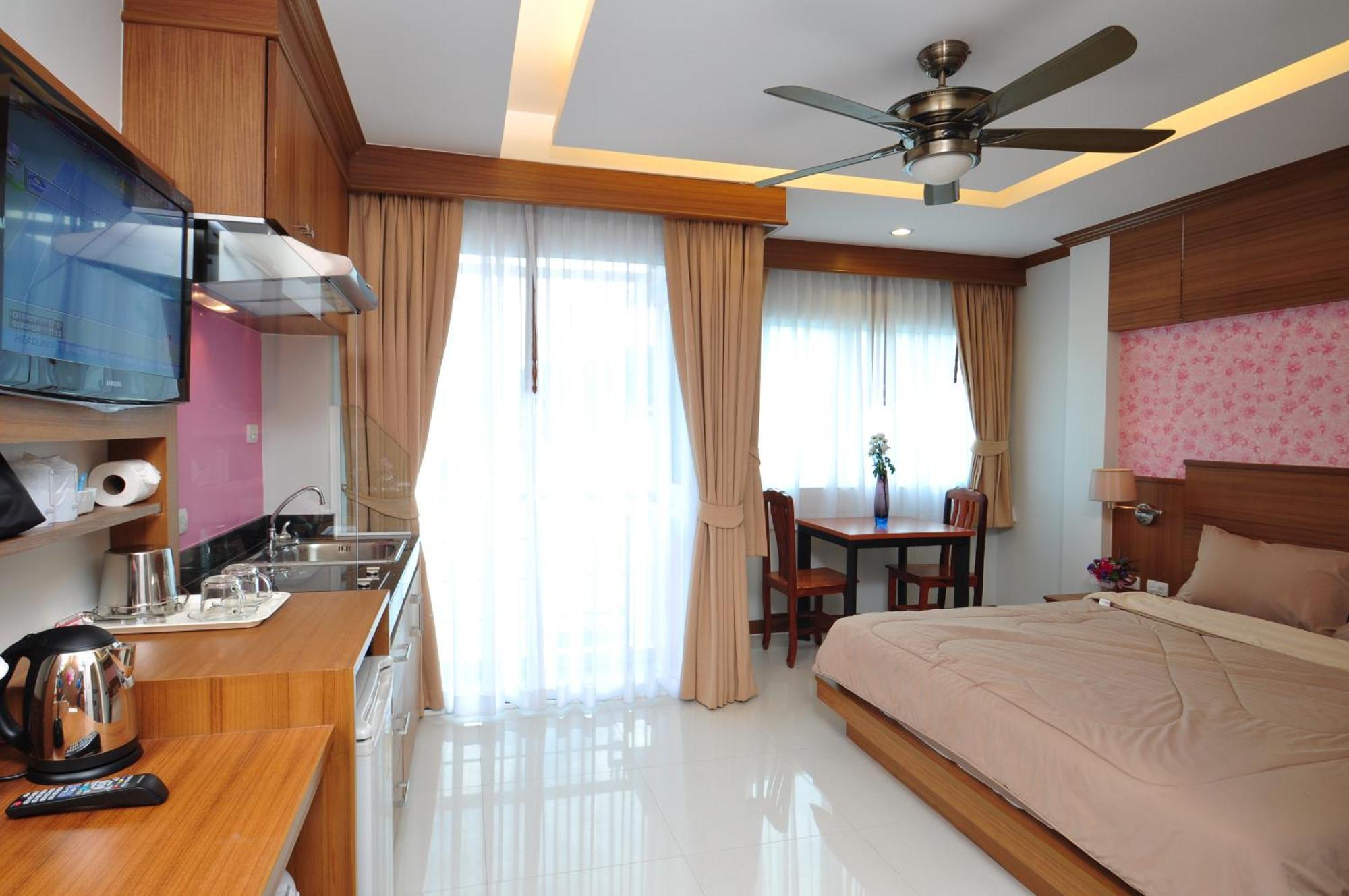 Green Harbor Hotel & Service Apartment Patong Екстериор снимка