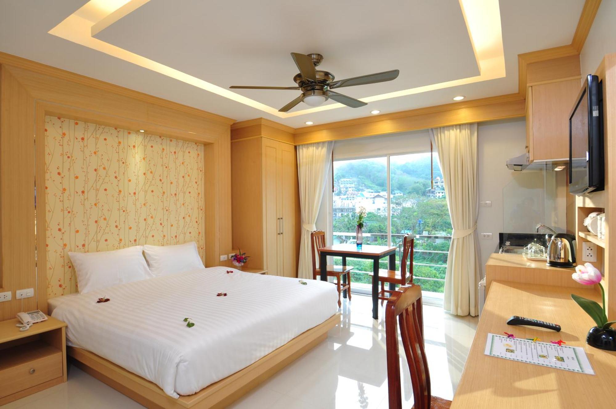 Green Harbor Hotel & Service Apartment Patong Стая снимка