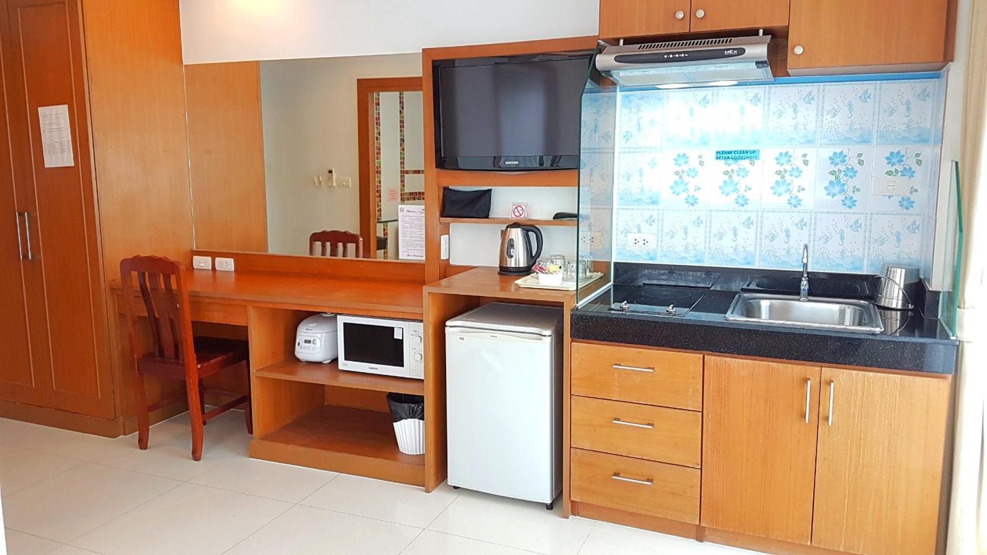 Green Harbor Hotel & Service Apartment Patong Екстериор снимка
