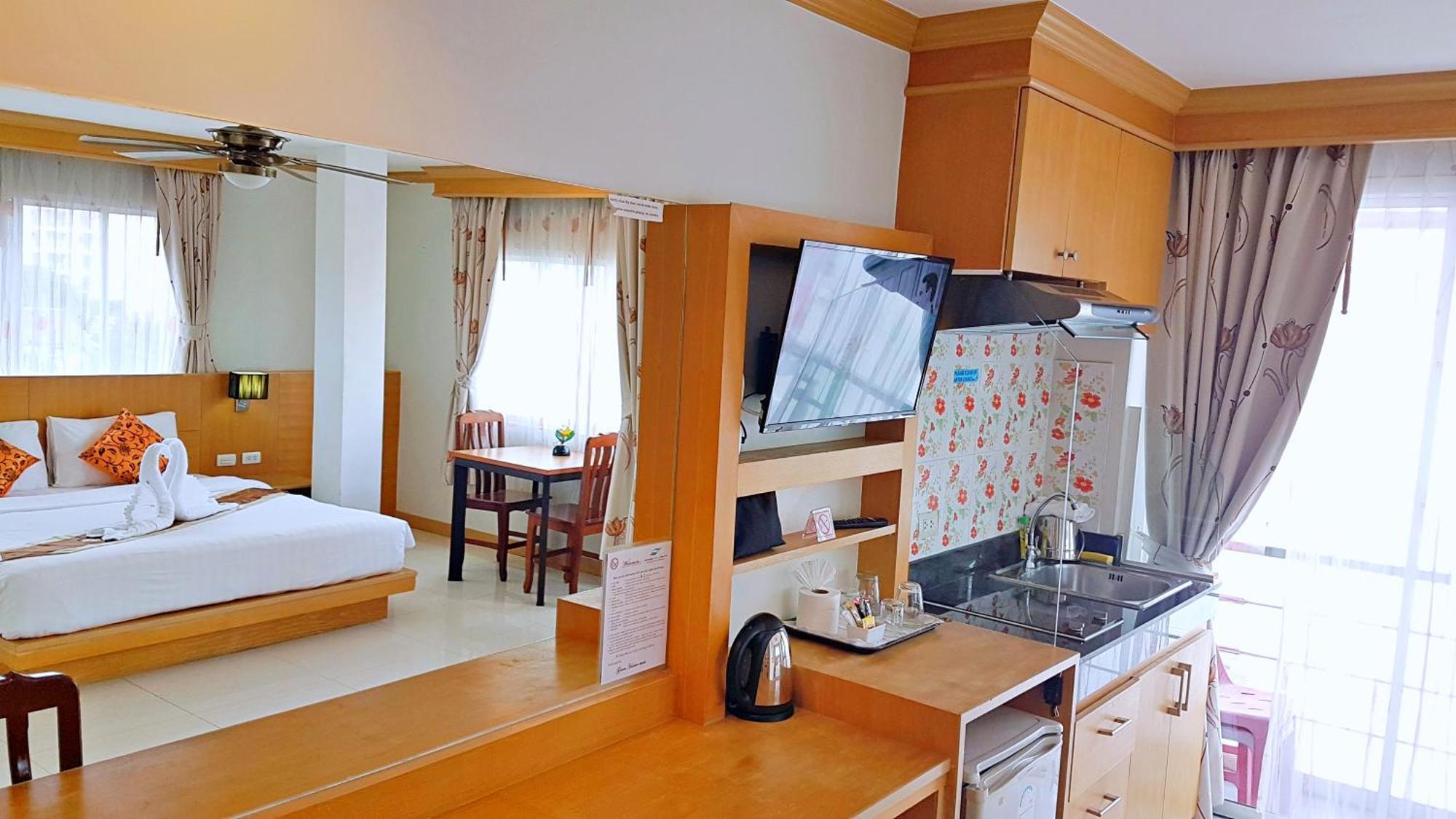 Green Harbor Hotel & Service Apartment Patong Екстериор снимка